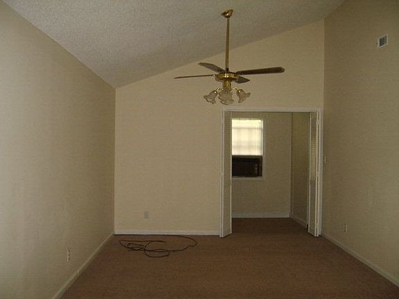 3rd image of 2828 Kirkwood Cir