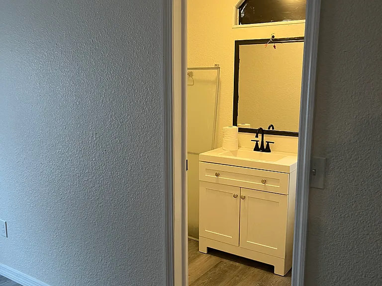 18816 Seacraft Dr — Photo 5
