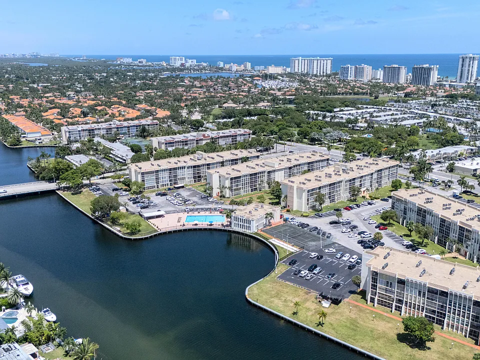 801 Three Islands Blvd #303