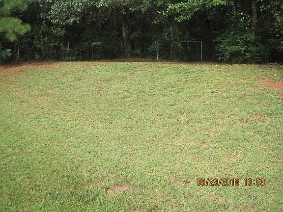 Backyard (fenced) 09/2018