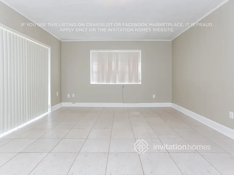 10900 NW 19th St — Photo 8