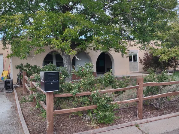 220 Hillman St, Rio Communities, NM 87002