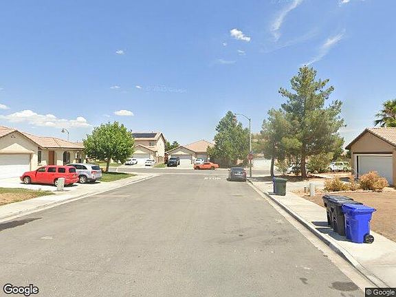 Exterior Neighborhood (street photo)