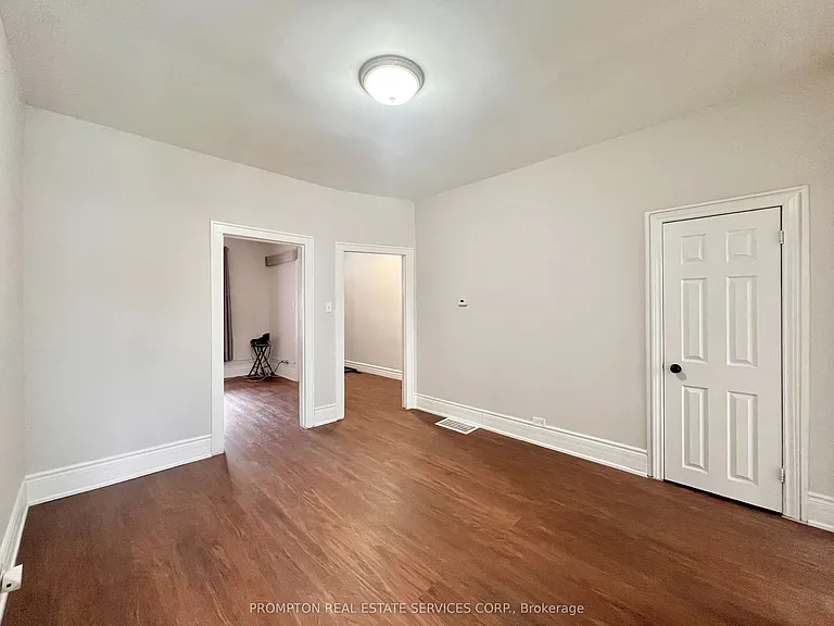 17 Winnifred Ave — Photo 10