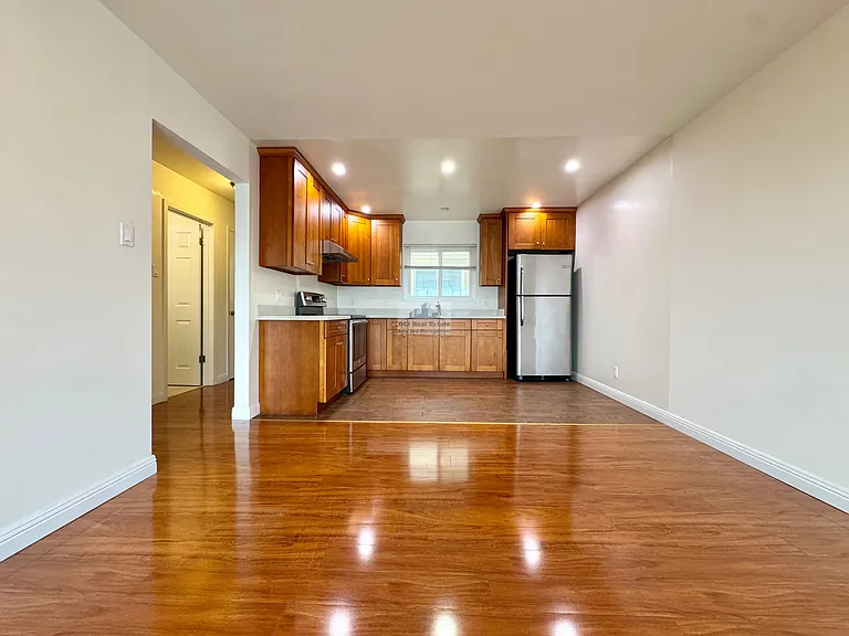 3511 Taraval St #4 — Photo 4