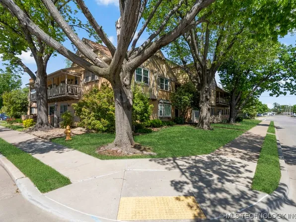 1107 E 45th Pl S Unit 10, Tulsa, OK 74105