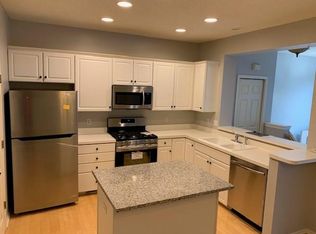 2331 Eagle Trace Ln, Woodbury, MN 55129