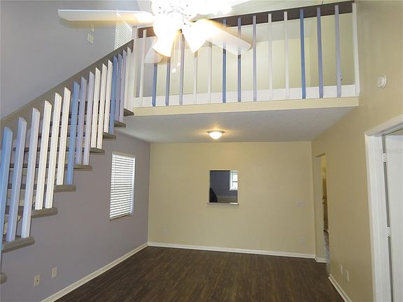 4th image of 418 Narvaezi St