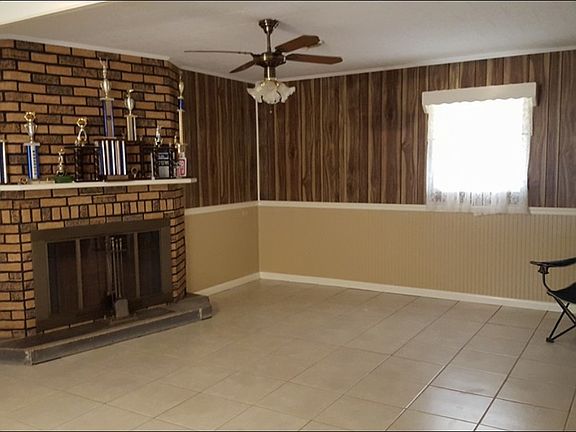 4th image of 208 Rose Mary Ave