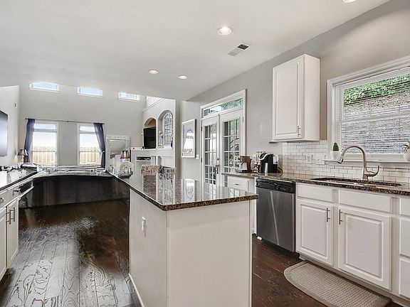3rd image of 254 Ennisbrook Dr SE