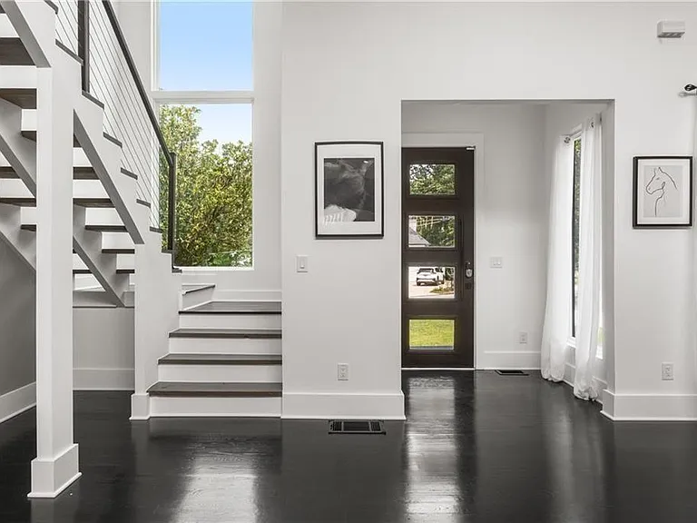 1756 N Akin Dr NE — Photo 25
