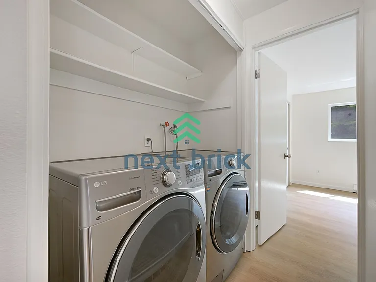2104 Alki Ave SW #306 — Photo 24