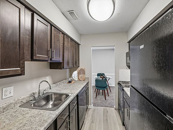 3rd image of 2085 Waterford Pl #7120