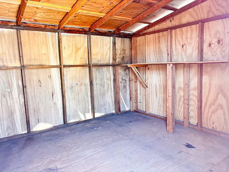 412 N 17th Dr #4 — Photo 13