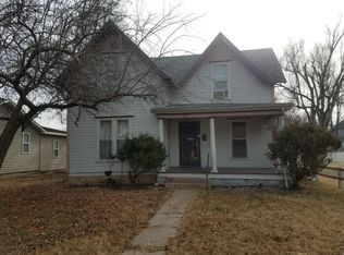 305 E 7th Ave, Hutchinson, KS 67501