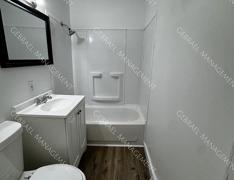 1097 E Schumacher St — Photo 9