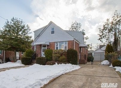 2nd image of 297 Kensington Rd S
