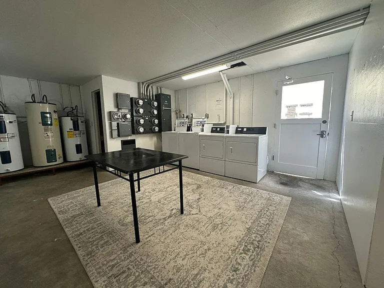 Bel-Air Apartments 8-Unit — Photo 20