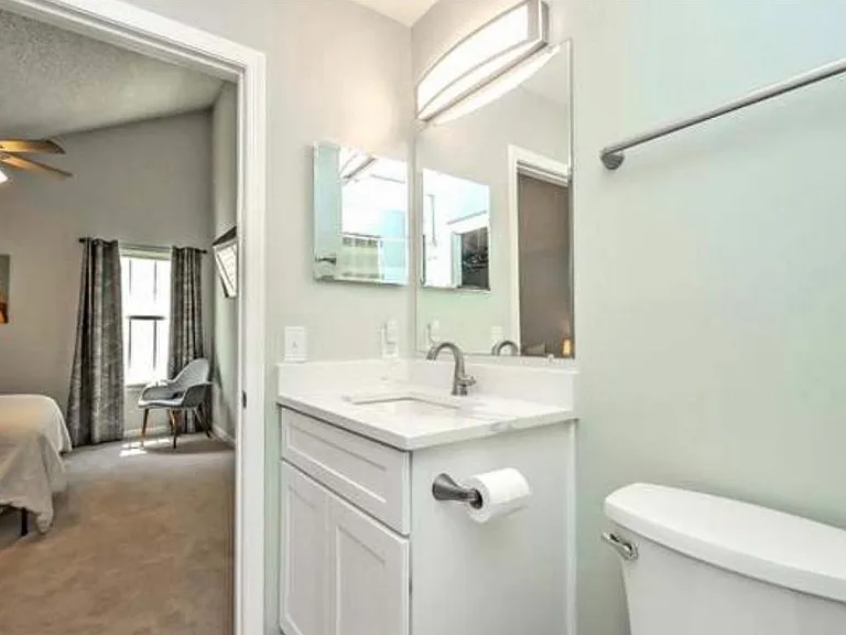 6904 Mary Caroline Cir #J — Photo 31