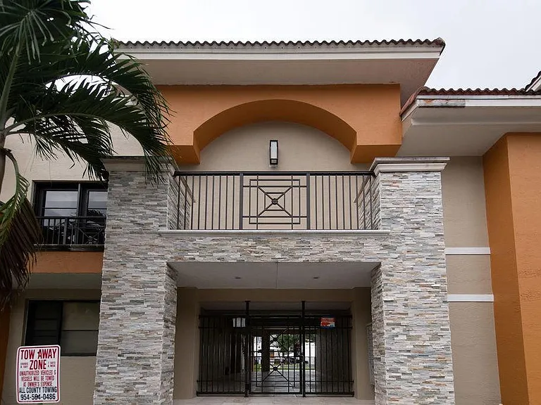64 Isle Of Venice Dr — Photo 20