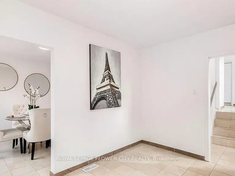3 Clayhall Cres — Photo 14