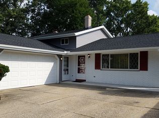 25173 Mitchell Dr, North Olmsted, OH 44070