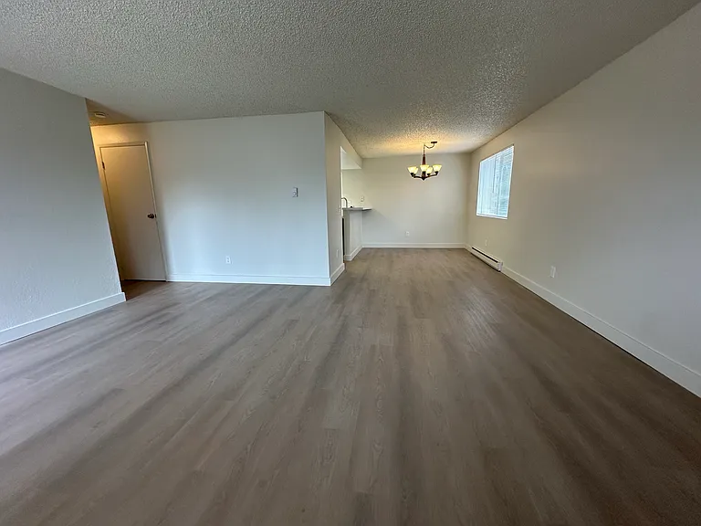 14504 NE 7th Pl #4 — Photo 10