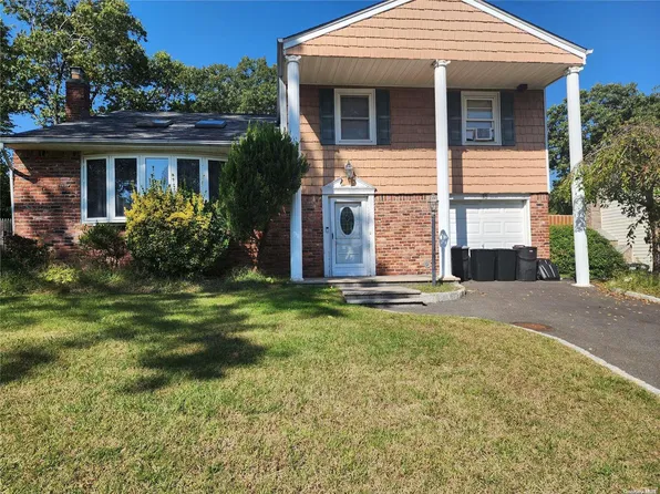 15 Linden Street, Selden, NY 11784