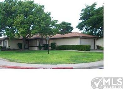 1st image of 10601 Park View Cir #1