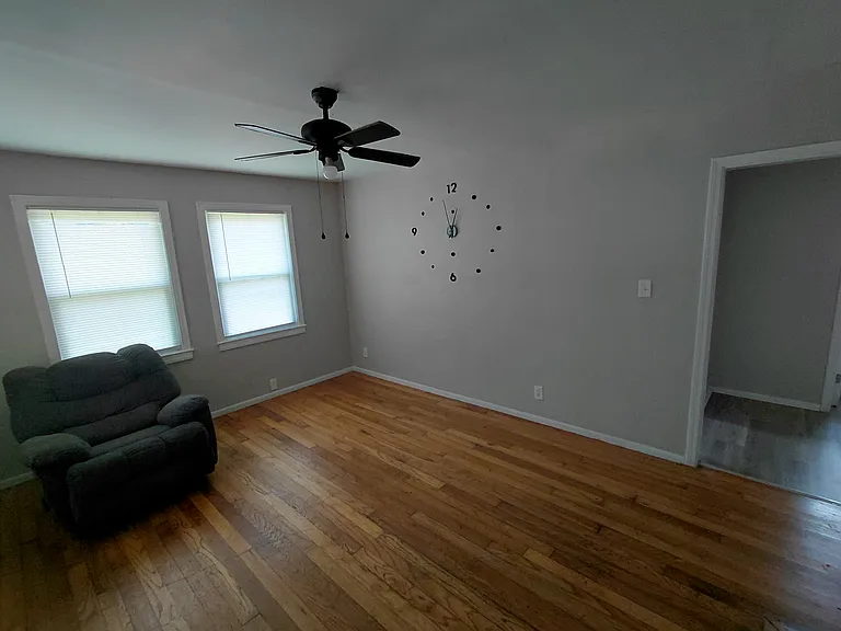 120 Elizabeth Ave — Photo 12