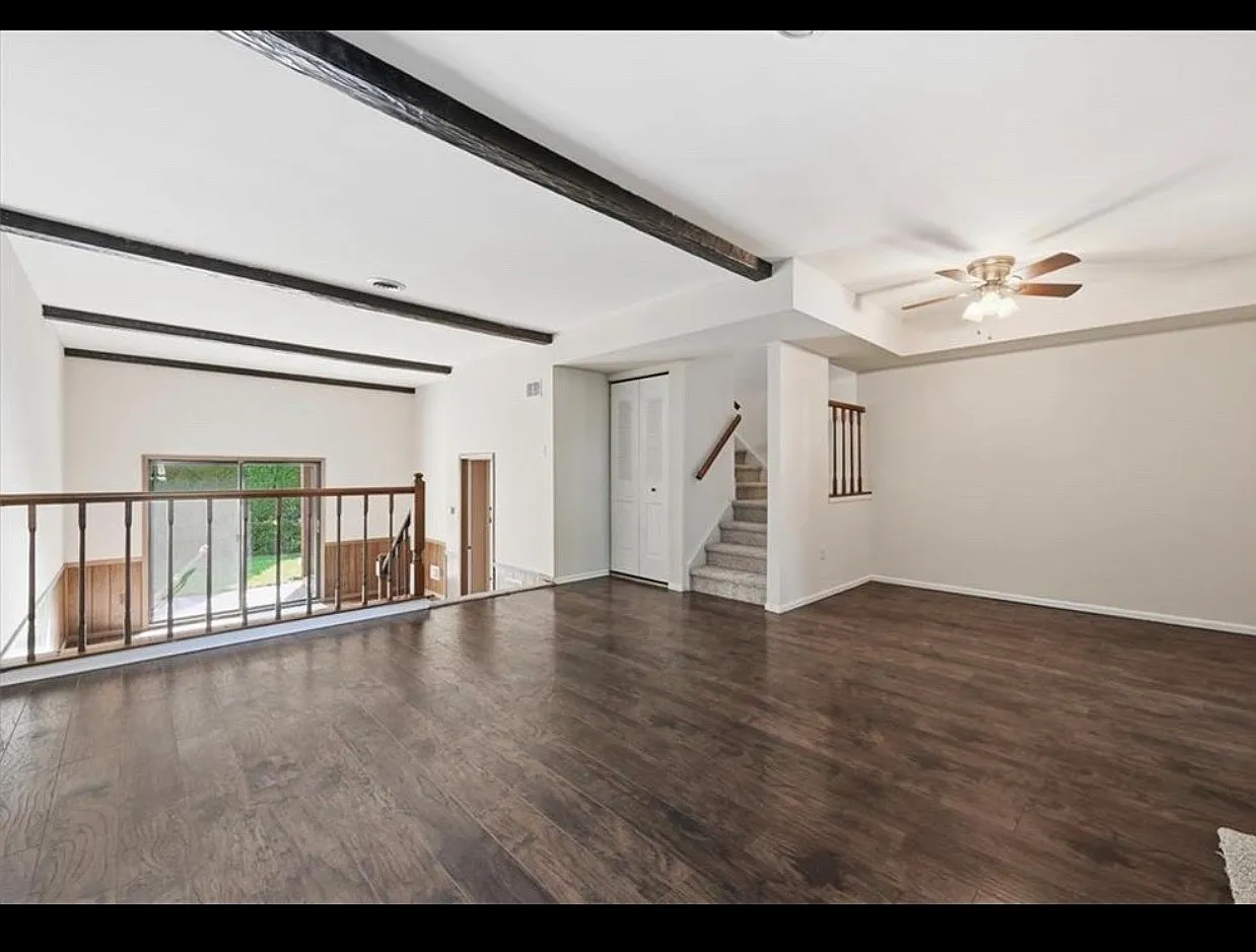 3 bed, 1655 sqft, $2,300 — Photo 2