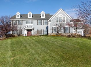 3 Sunshine Ln, Livingston, NJ