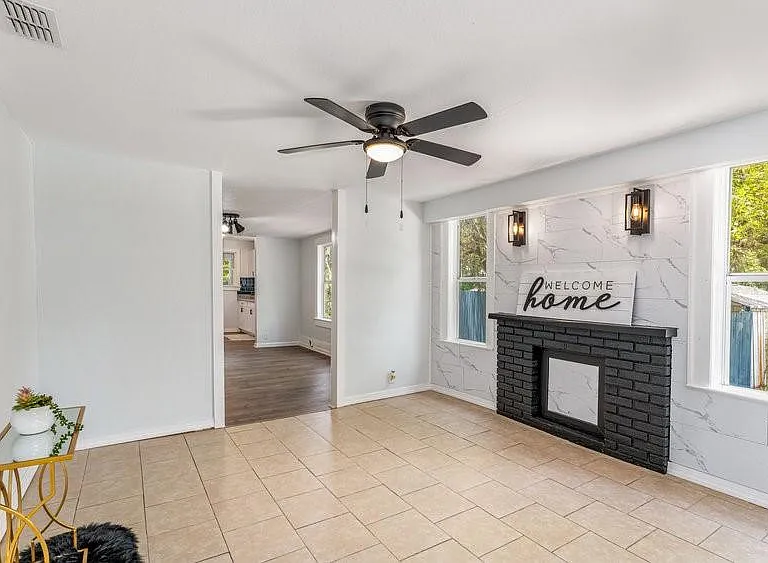 912 E Carolina Ave — Photo 2