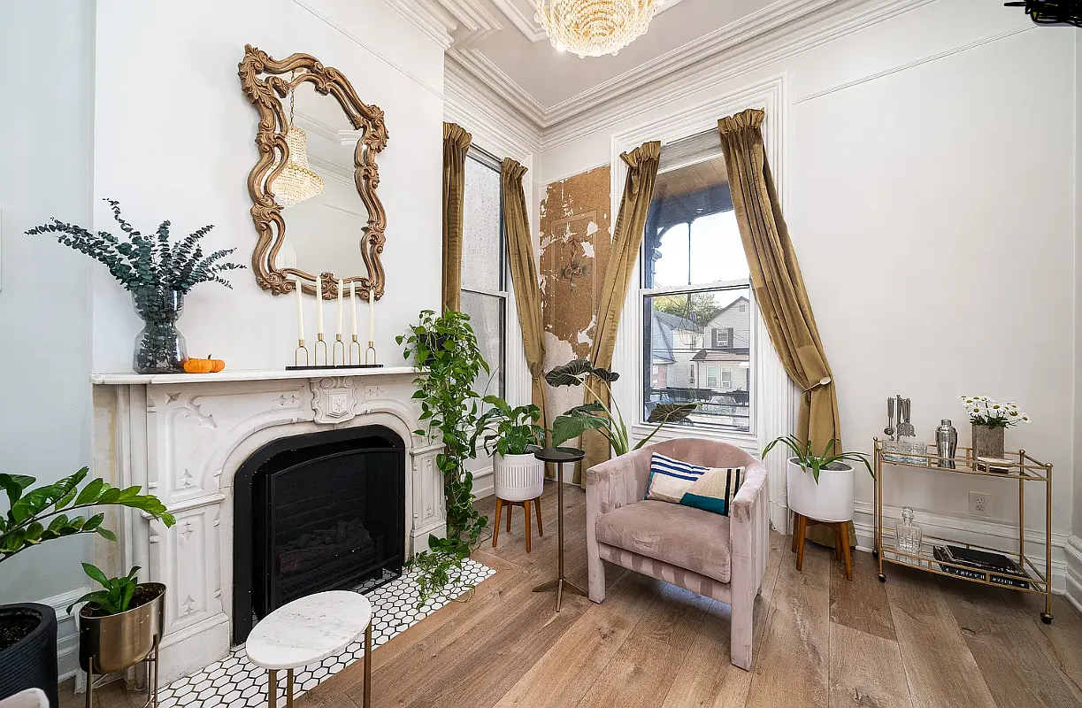 3 bed, 1.5 bath, $4,900 — Photo 1