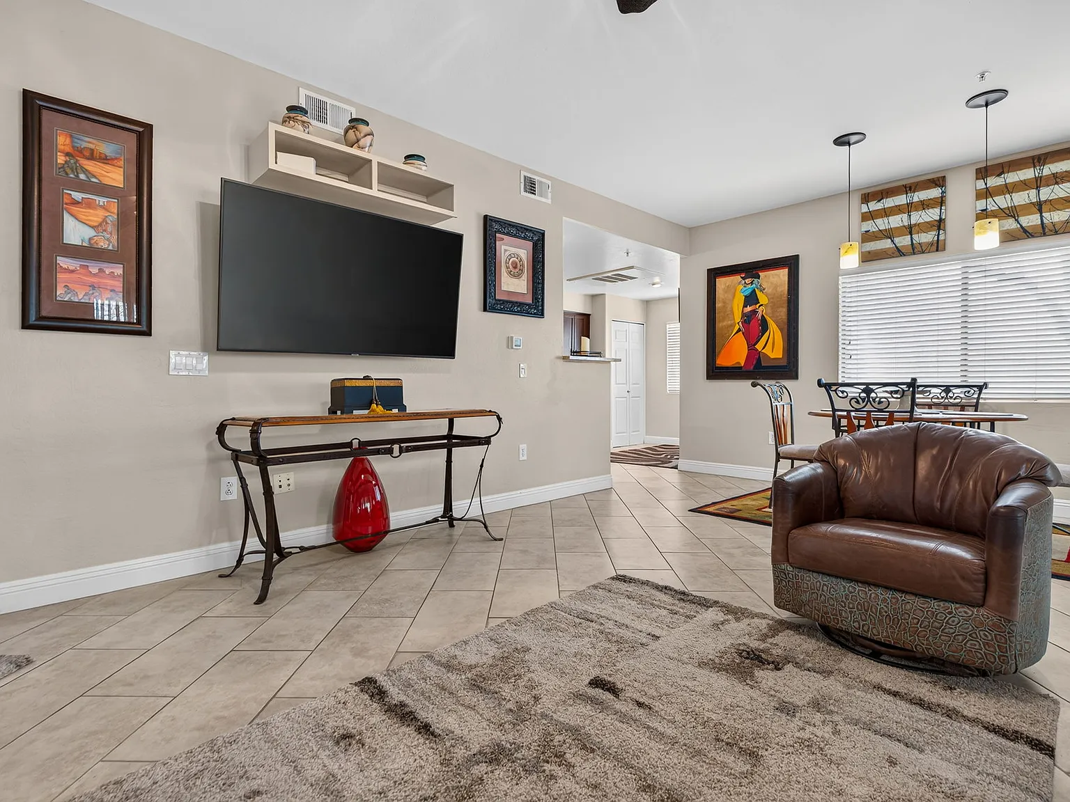 2 bed, 1298 sqft, $4,100 — Photo 4