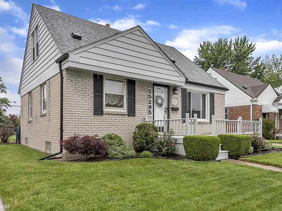 3rd image of 25295 Mackinac St