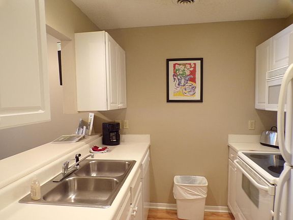 2nd image of 38 Lakeshore Ln Unit 46