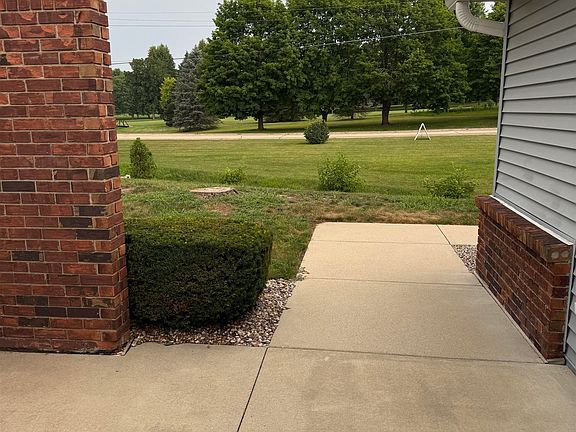 2nd image of 615 Woodbridge Ln