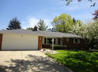 821 Deborah Ave, Elgin, IL 60123