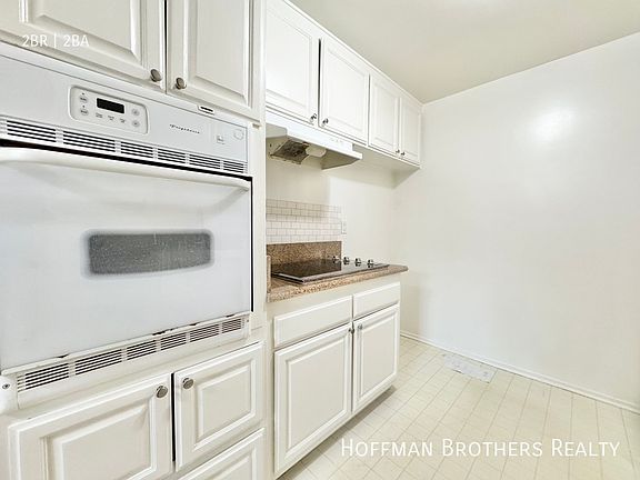 5th image of 930 S Shenandoah St #2A