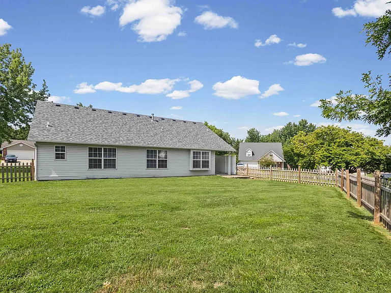 5703 Candlewood Dr — Photo 23