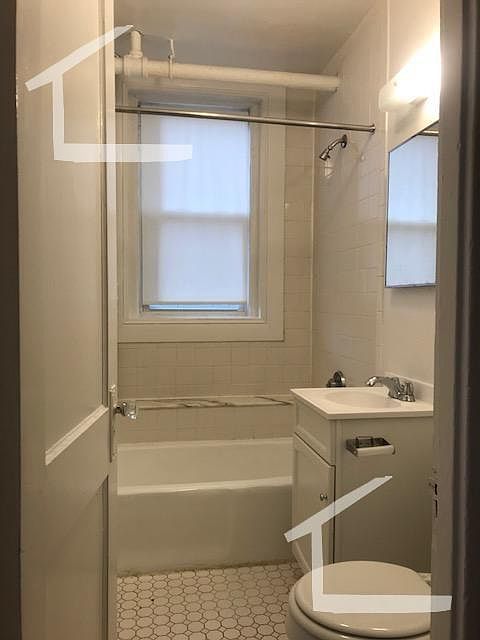 2nd image of 118 Brainerd Rd #3