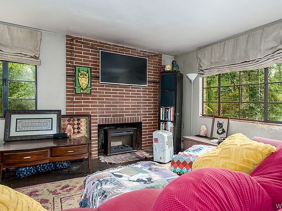 5th image of 2501 16th St E