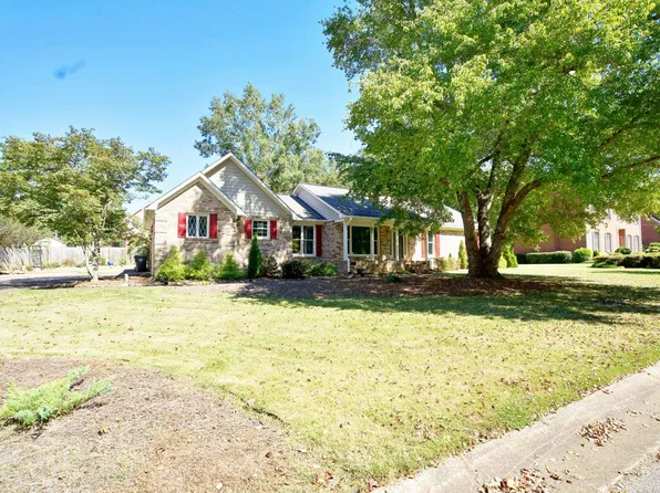 3048 Woodbridge Dr, Anniston, AL 36207