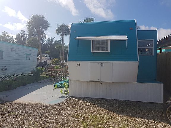 5th image of 2581 Oleander St #35