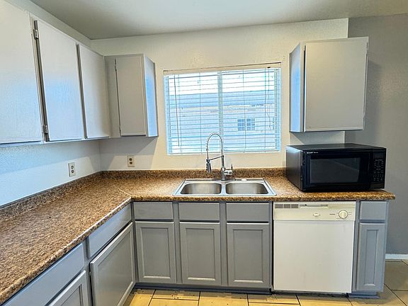 5th image of 1682 N Lamont St #1682