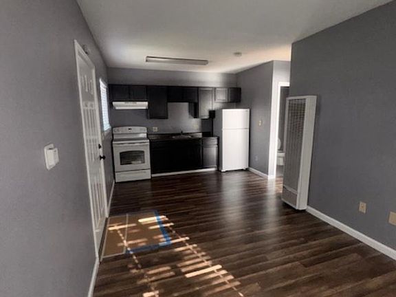 3rd image of 1945 Louisiana St APT 6