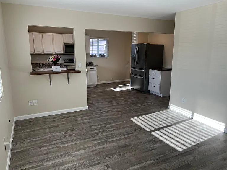 1656 Lansing St — Photo 7