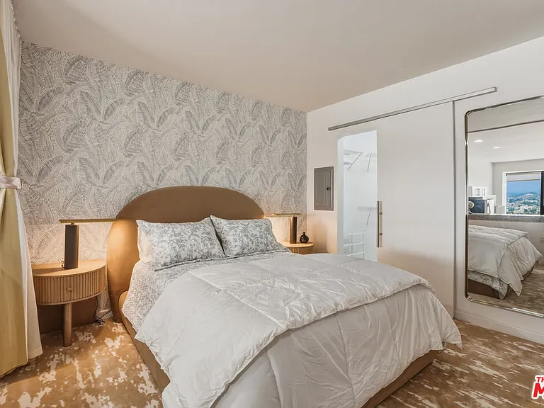 1100 Wilshire Blvd #2604 — Photo 19