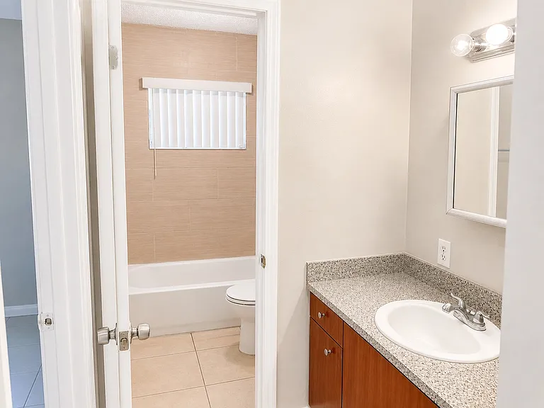 716 SW 16th Ave — Photo 25